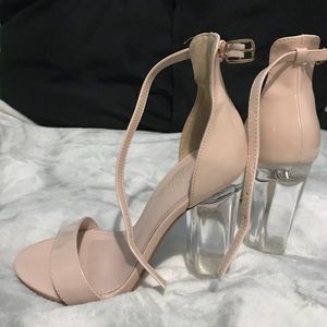 Nude/pale heels